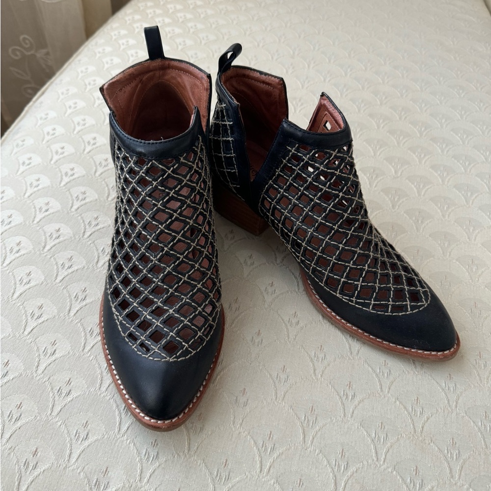 Jeffrey Campbell shoes, size 7.5